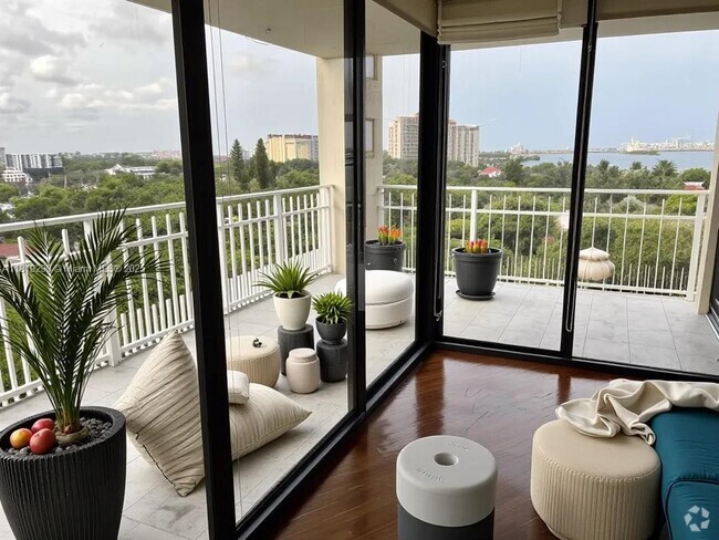 Building Photo - 1000 Quayside Terrace Unit 1009 Rental