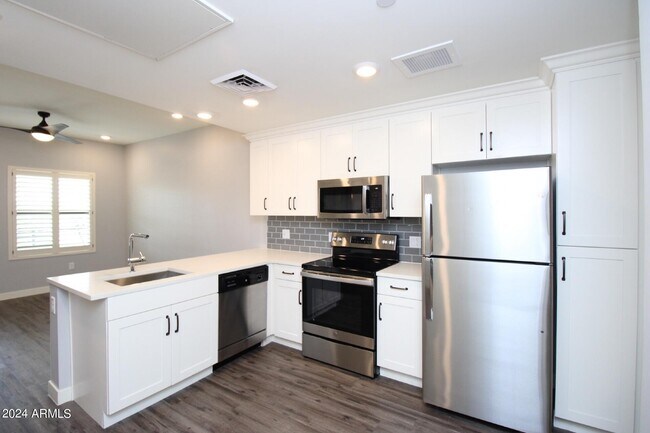 Photo - 475 N 9th St Unit 202