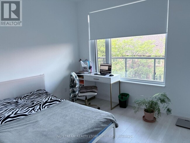 Photo - 8 Beverley Glen Blvd Unit C313