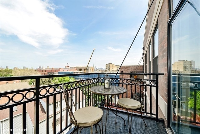 Unit balcony - 3245 N Ashland Ave Unidad 5E Rental