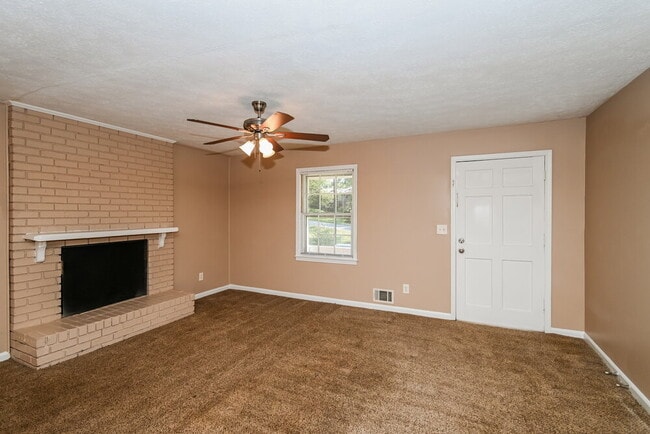 Photo - 6490 Executive Dr