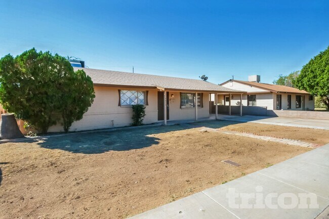 Photo - 5017 W Sierra Vista Dr