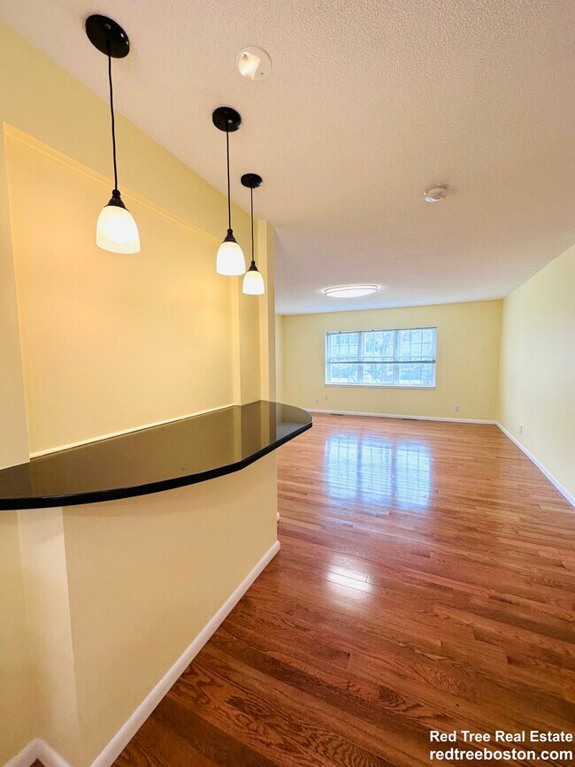 Photo - 162 Lake Shore Rd Unit 2