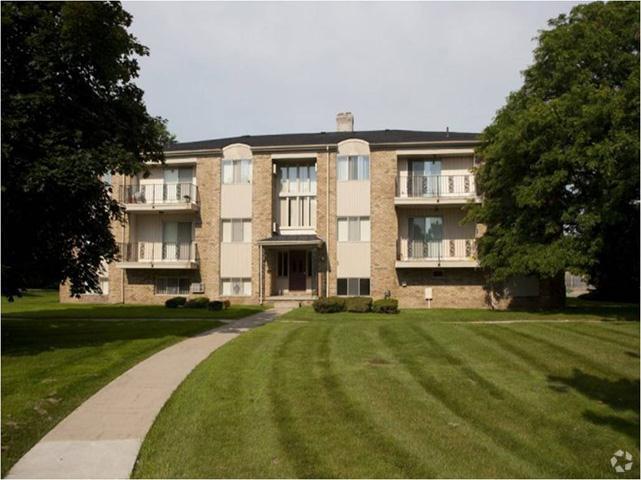 Building - River Forest Apartments