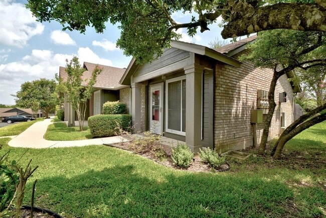 Photo - 1015 E Yager Ln Unidad 88