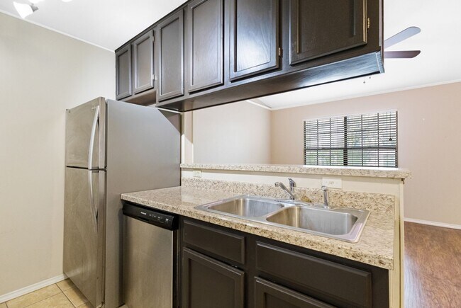 Photo - 1 Bed 1 Bath Located in the heart of the Medical Center Unidad 916