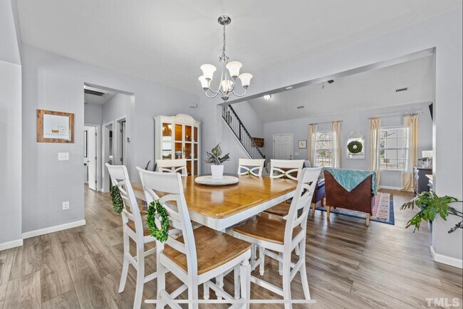 Photo - 105 Chownings Dr