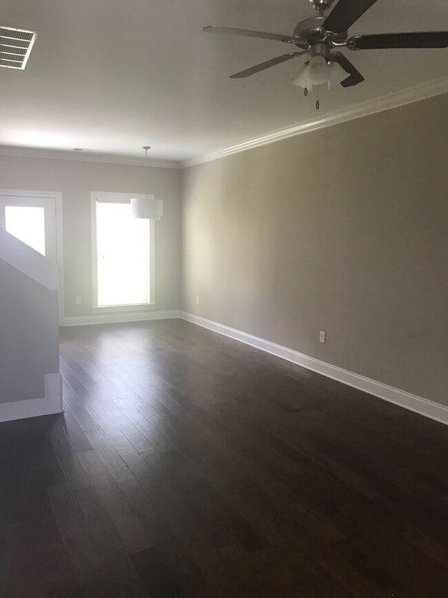 Photo - 4 Bed/4.5 Bath Townhouse at West End