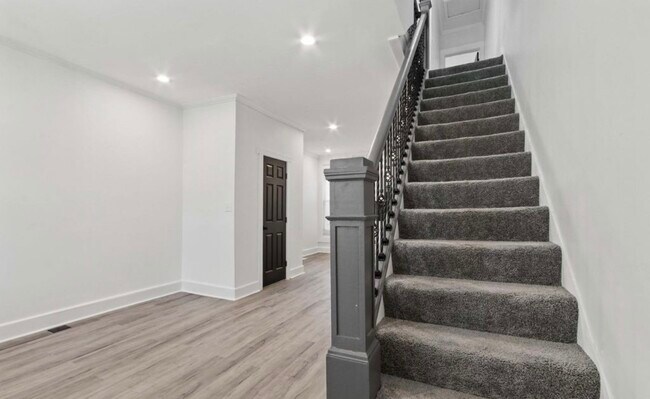 Photo - 2582 Edmondson Ave