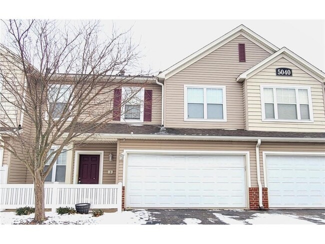 Building Photo - 5040 Holly Ln N