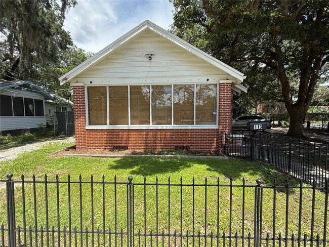 Building Photo - 113 NW 11th St Rental
