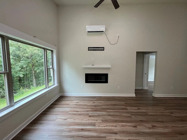 Photo - 7002 Old Tom Box Rd Unit B