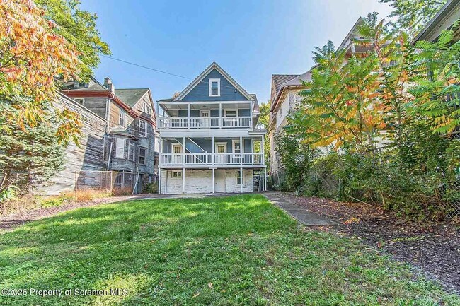 Photo - 815 Monroe Ave