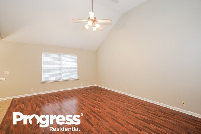 Photo - 852 Dover Glen Dr