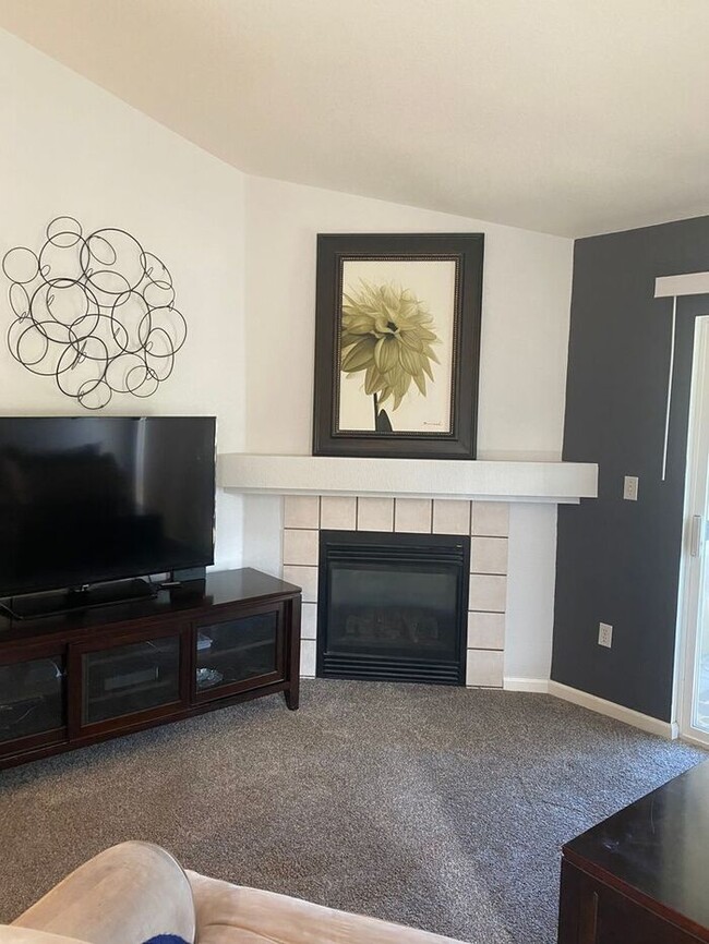 Building Photo - Beautiful 2 bedroom, 2 Bath Condo with 1 Car Detached Garage in Southwest Fort Collins, CO Unit E210