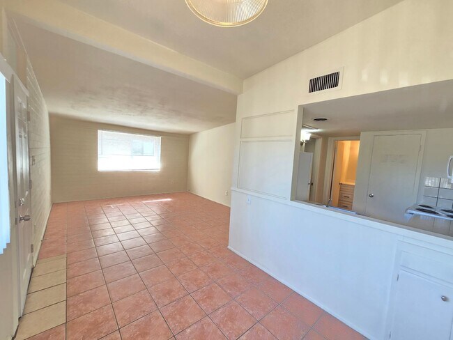 Photo - Great Location! 1 bed 1 bath Unit A