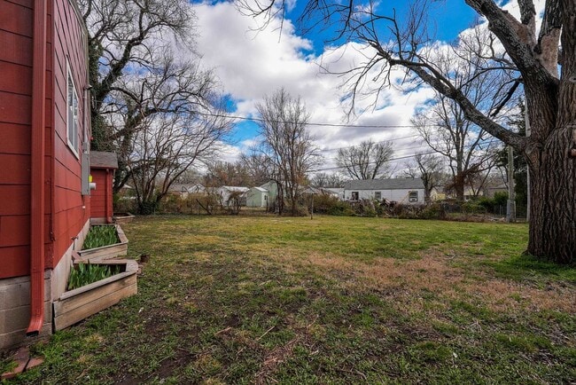 Photo - 1405 Edgemoor Dr