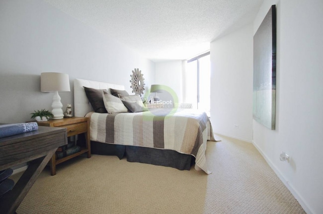 Photo - 774 N Dearborn St