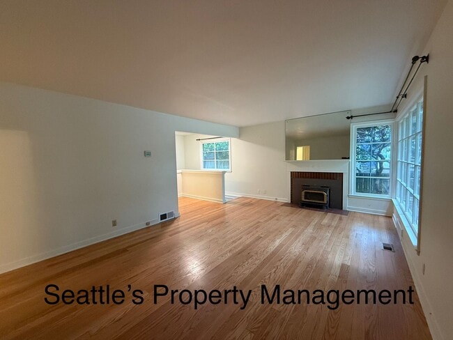 Photo - ***FREE OCTOBER RENT***  Deceptively Large...