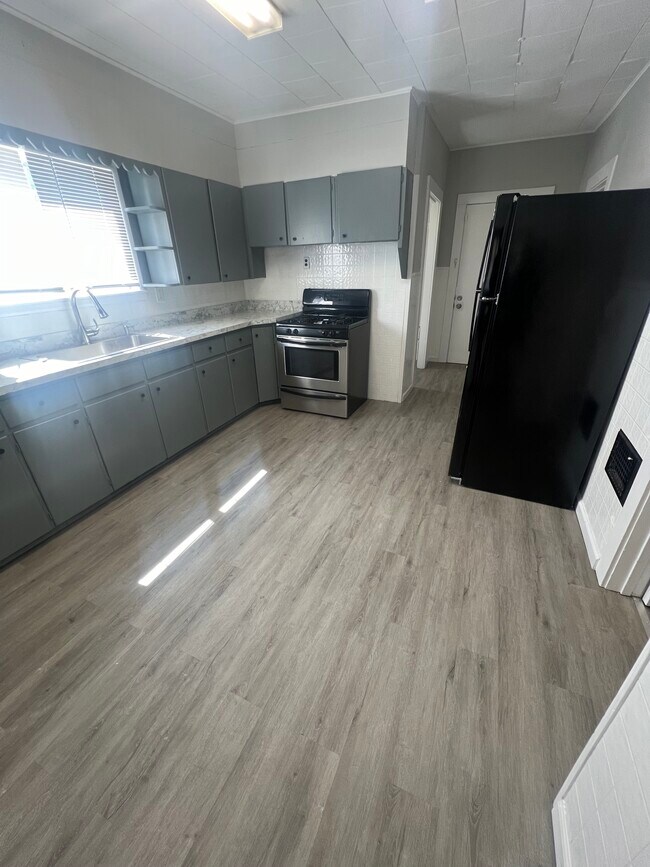 Photo - 334/336 Parkdale Ave. Unit 1