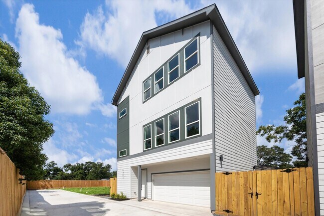 Photo - 6341 W Montgomery Rd