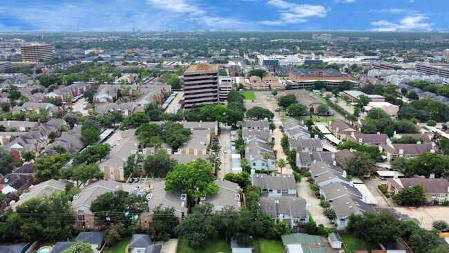 Photo - 2001 Bering Dr Condo Unit 8J