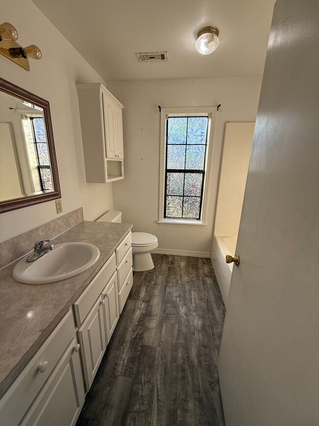 Photo - 404 S 7th Ave