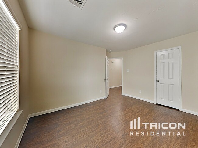 Photo - 21434 Palma Grove Way