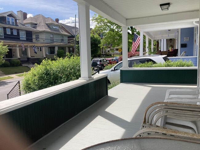 Photo - 212 Grand St