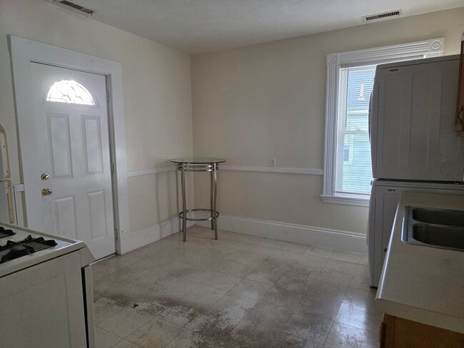 Photo - 209 Ash St Unit 2-R