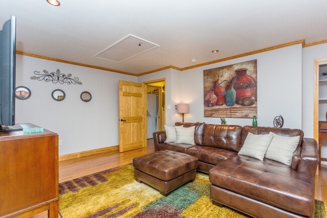 Photo - 136 Grove Ave