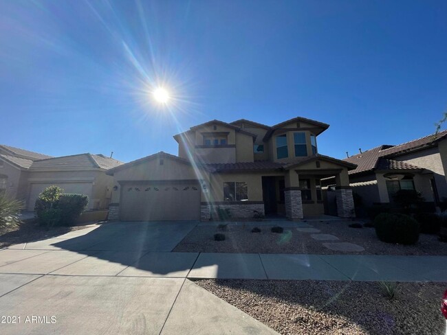 4 bedroom home in Carefree Crossing - 4 bedroom home in Carefree Crossing