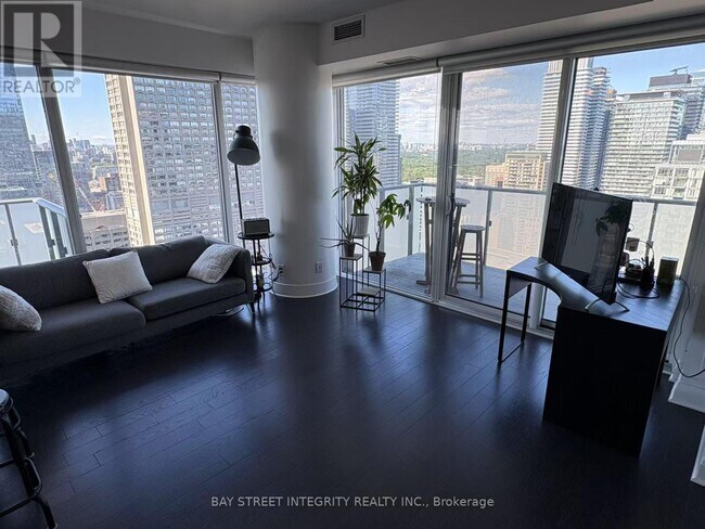 Photo - 1080 Bay St. Unit 3910