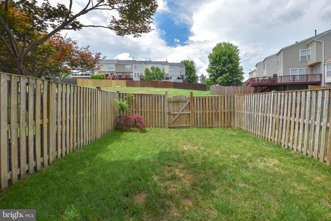 Photo - 109 Shirley Square SE