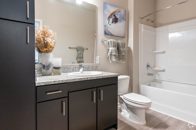 2BR, 2BA - 1,128SF Second Bathroom
