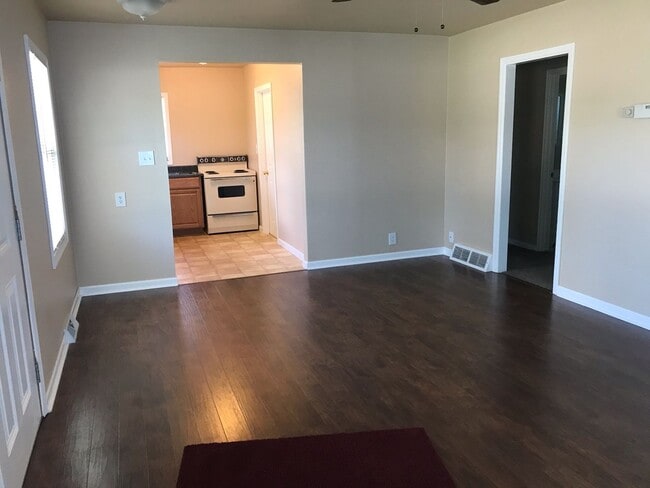Photo - Gorgeous centrally located 2 bedroom, 1 ba...