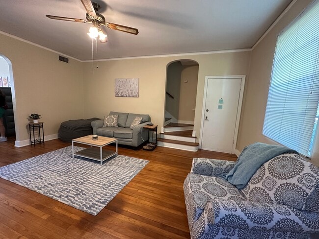Living Room Furnished - 1726 Saint Mary St