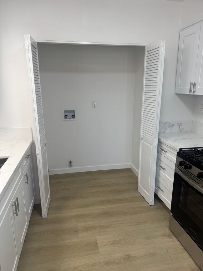 Photo - 10541 Sycamore Ave Unit 10541