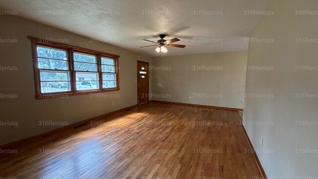 Photo - 130 N Ohio St