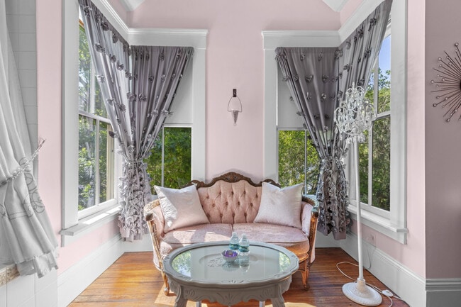 Photo - 221 SE 7th St Unidad ID1359119P