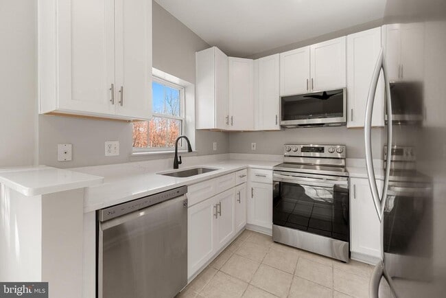 Building Photo - 4560 Strutfield Ln Unit 1311