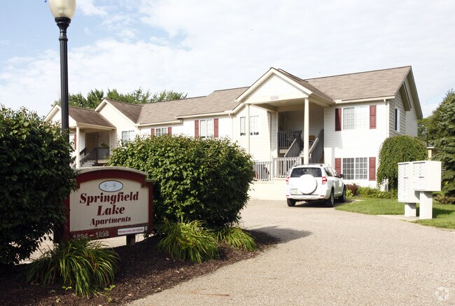 Photo - Springfield Lake Apartments