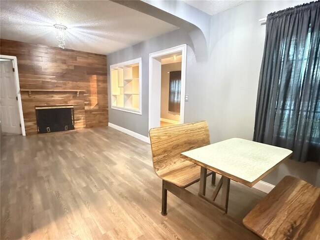 Photo - 644 Indiana St