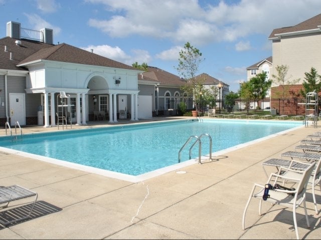 Photo - Windsor Crossing