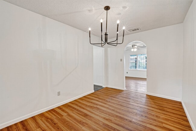 Photo - 7426 Miley St