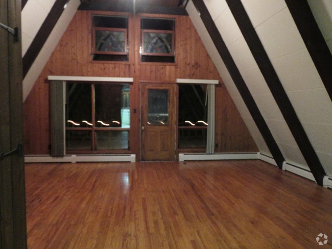 Building Photo - 15 Lake Catalpa Rd Rental