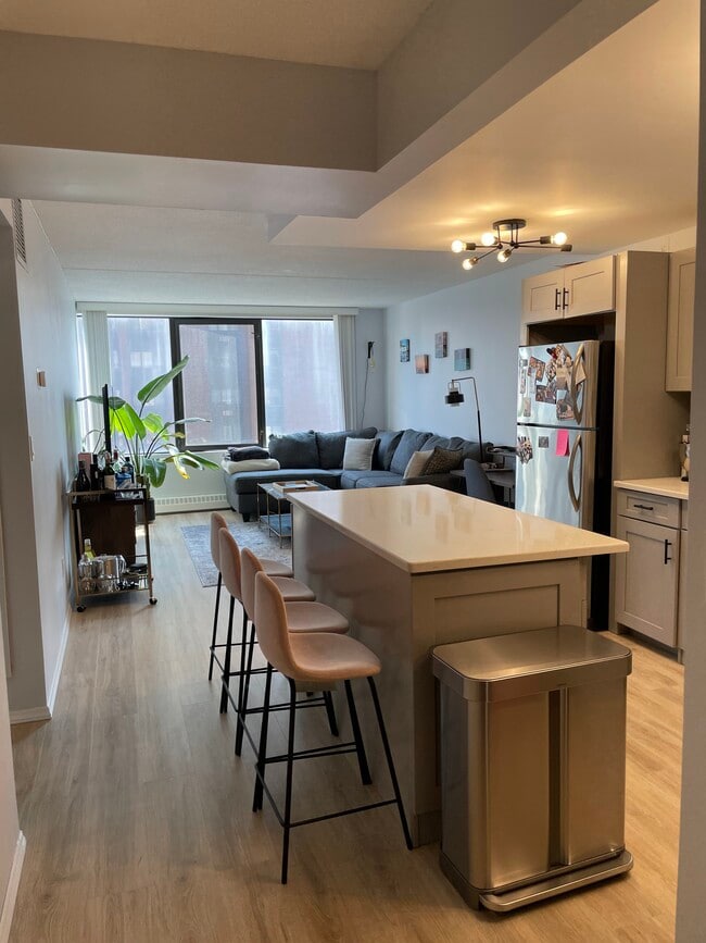 4 Martine Ave Unit 509
