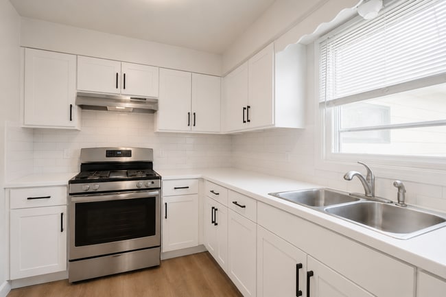 Photo - 543-545 N Crosby Ave Unit 543