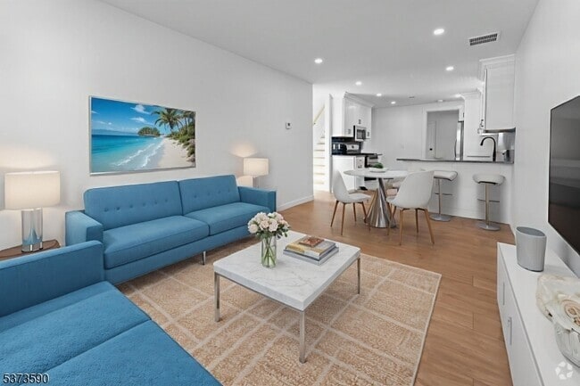 Building Photo - 65 Anderson St Unit 2 Rental