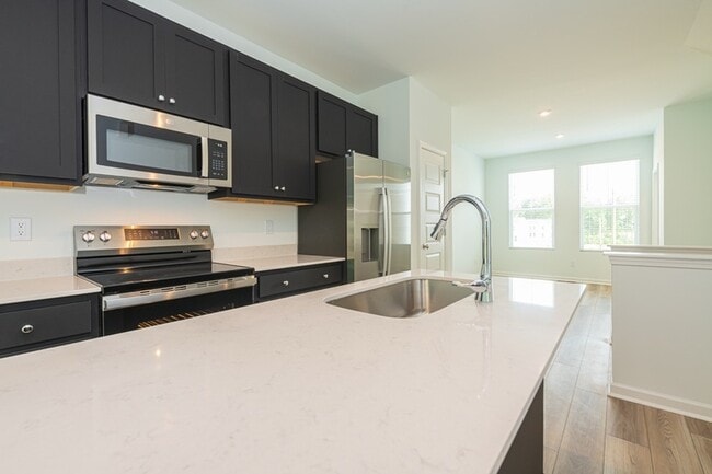 Photo - 815 Freston Rd